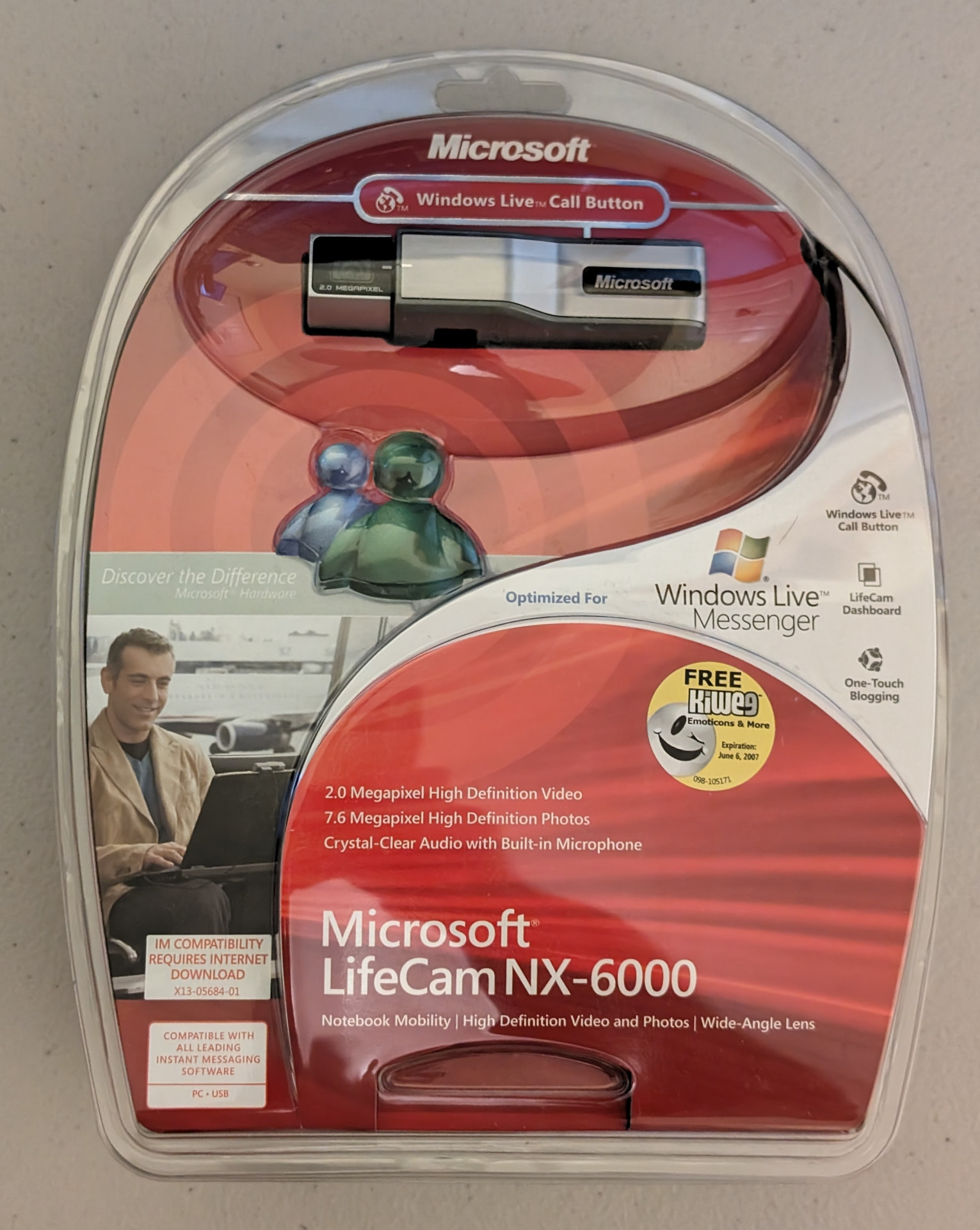Retail packaging for the Microsoft LifeCam NX-6000